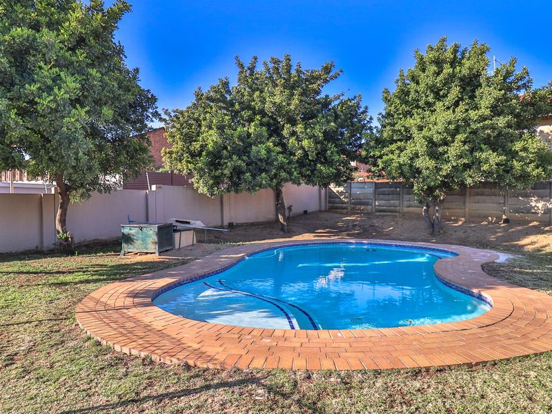 Sunny First Floor Apartment in Vorna Valley - Photo 8