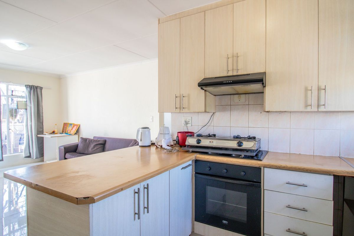 Sunny First Floor Apartment in Vorna Valley - Photo 3