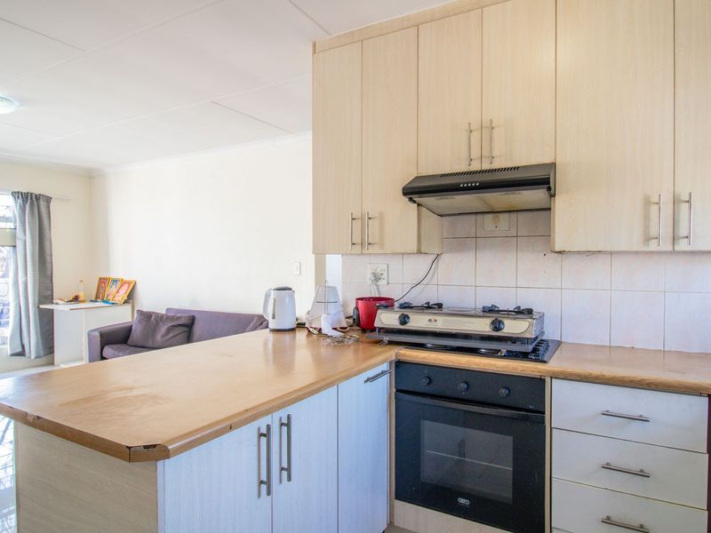 Sunny First Floor Apartment in Vorna Valley - Photo 3