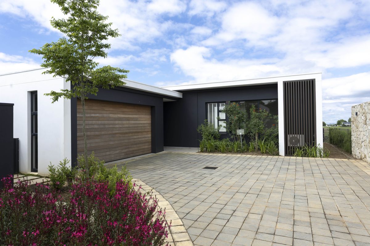 Hilton College Road Lifestyle Living - Photo 2