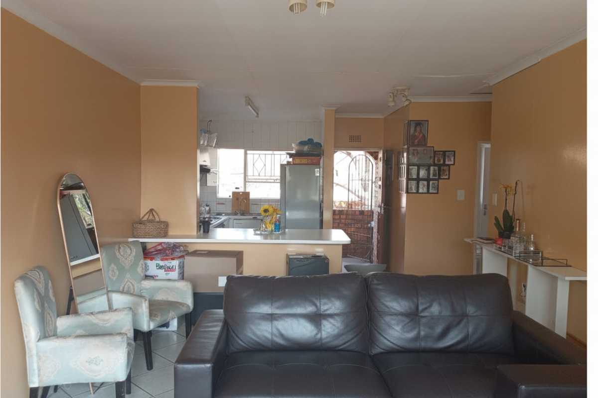 Sunny 2-Bedroom Upstairs Unit for Sale in Buccleuch - Photo 2