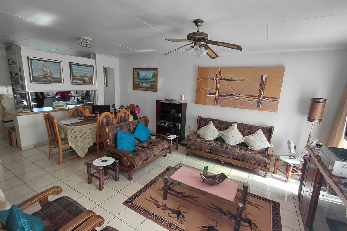 2-Bedroom Townhouse with Full Solar & Water Filtration – Parys - Photo 5