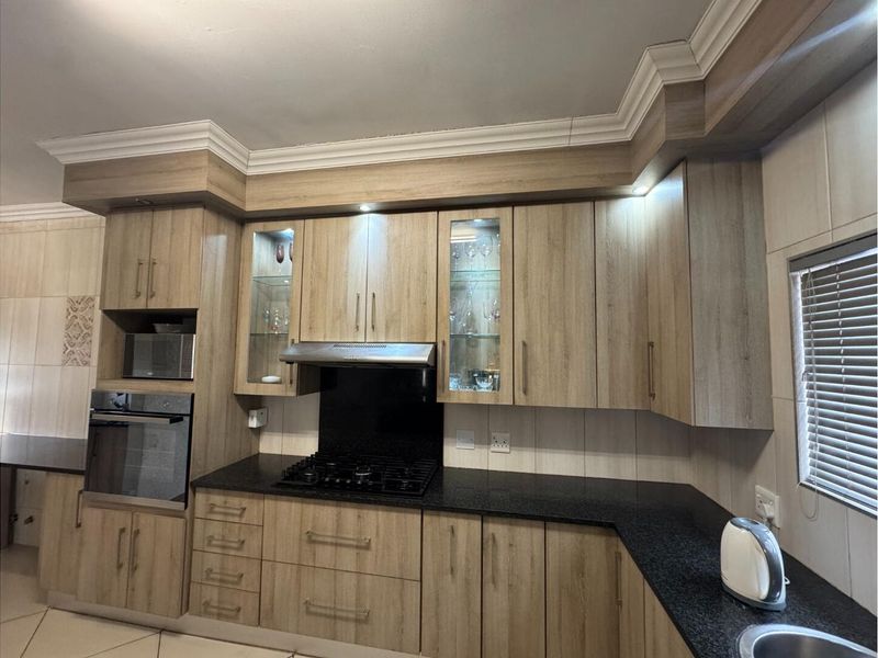 Modern Family Living with Space, Style & Sustainability - Photo 4