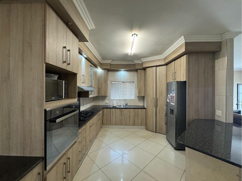 Modern Family Living with Space, Style & Sustainability - Photo 5