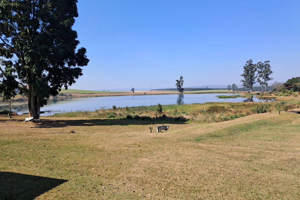 Tranquil Country Living with Lake Views – Perfect for Permanent or Holiday Living - Photo 3