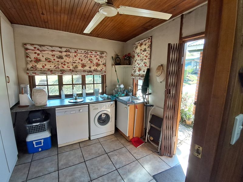 Tranquil Country Living with Lake Views – Perfect for Permanent or Holiday Living - Photo 8