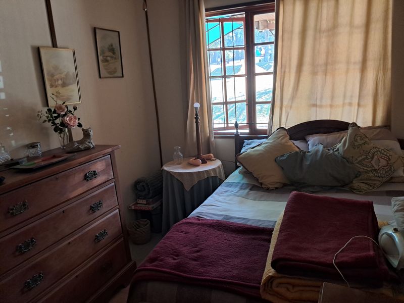 Tranquil Country Living with Lake Views – Perfect for Permanent or Holiday Living - Photo 10