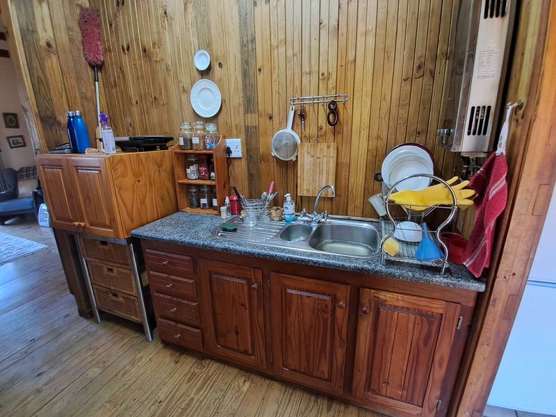 Tranquil Country Living with Lake Views – Perfect for Permanent or Holiday Living - Photo 9