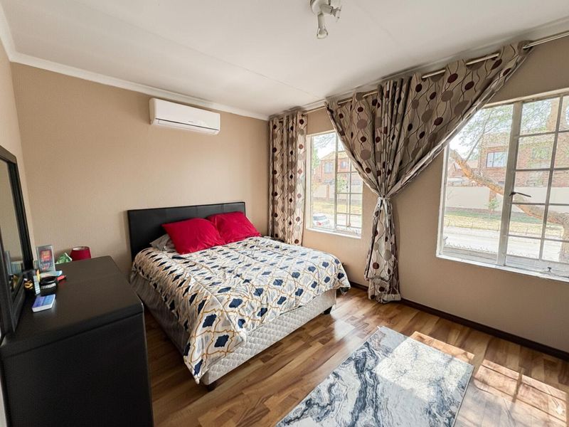 Charming 2-bed, 1.5-bath townhouse offering comfort, convenience & secure living. - Photo 10