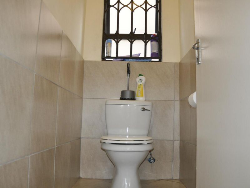 Looking for a property in Midrand, Johannesburg that's priced to sell? - Photo 10