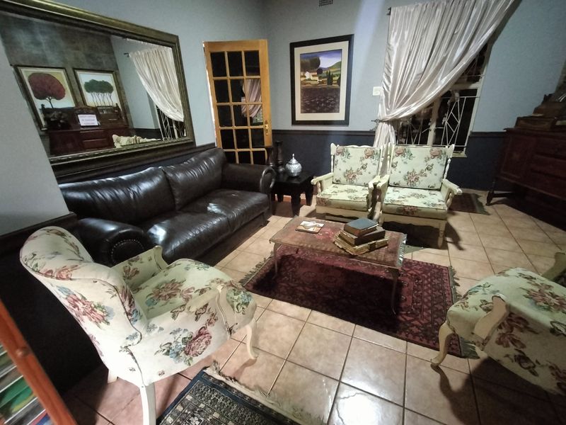 Multi-Unit Property with Flats, Spa Potential & Backup Power in Pretoria North - Photo 6