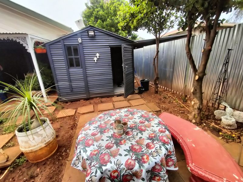 Multi-Unit Property with Flats, Spa Potential & Backup Power in Pretoria North - Photo 3