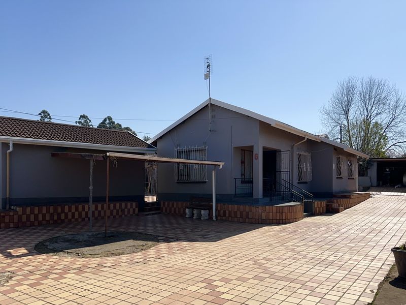 Step Into Home Ownership With This 3 Bedroom Home With Income Earning Potential - Photo 2