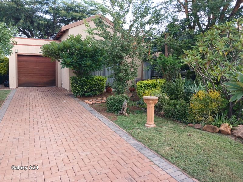 Tranquil 2-Bedroom Home in Premier Retirement Estate – Waterval East, Rustenburg - Photo 2