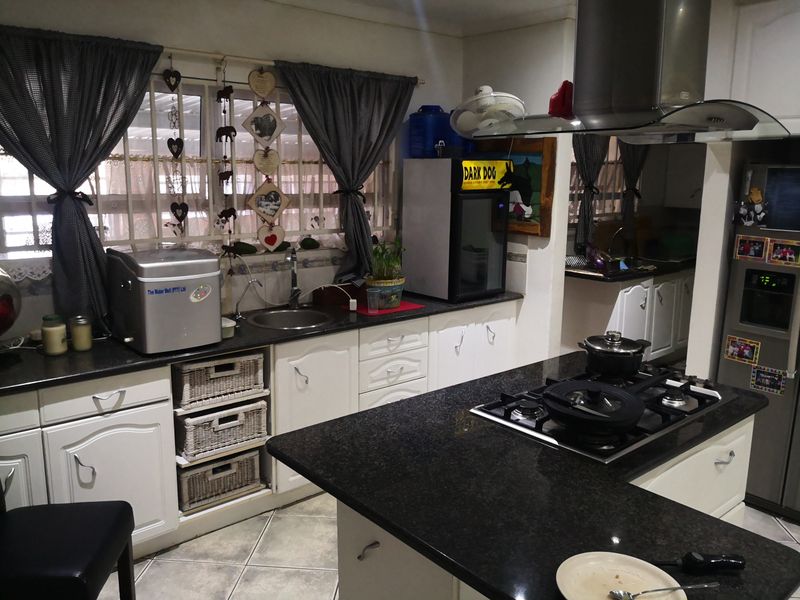 Your Dream Residence Awaits! - Photo 4