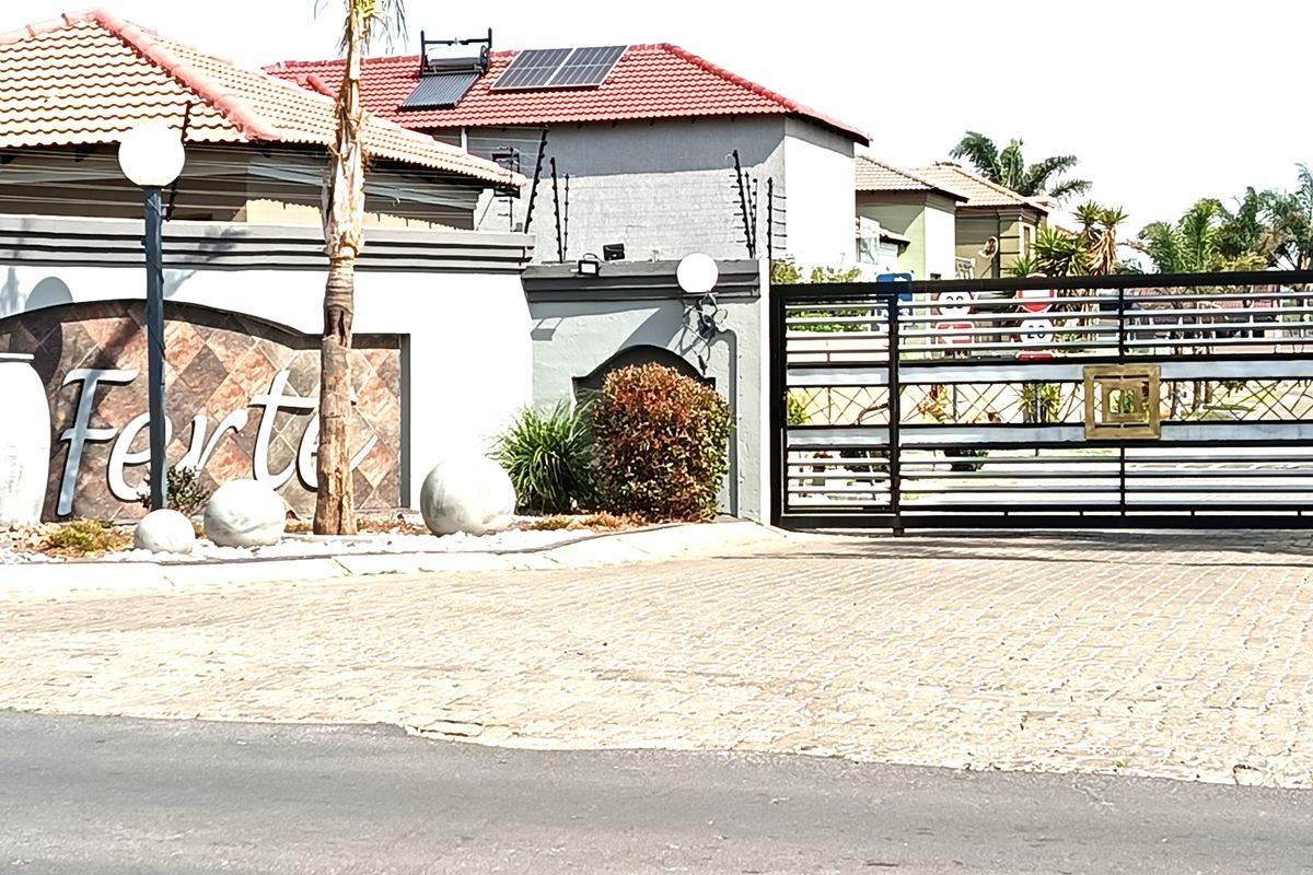 Spacious 4-Bedroom Family Duplex in Exclusive Sonneveld-Ruim 4-Slaapkamer Gesinsdupleks in Sonneveld - Photo 2