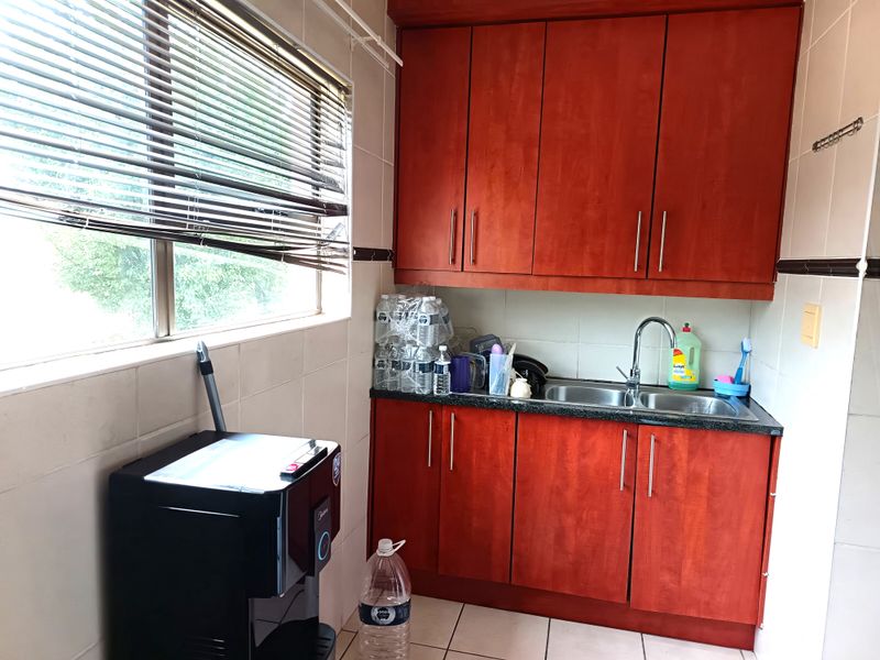 Spacious 4-Bedroom Family Duplex in Exclusive Sonneveld-Ruim 4-Slaapkamer Gesinsdupleks in Sonneveld - Photo 8