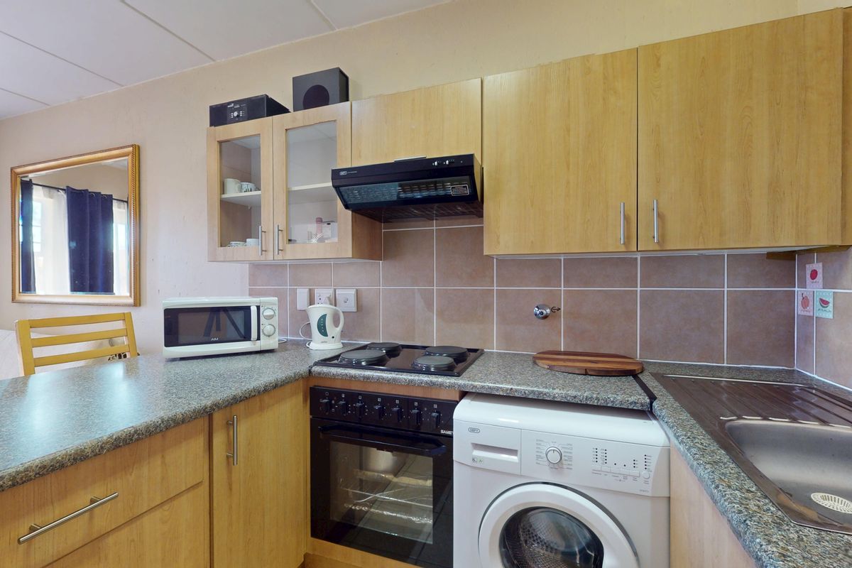 1-Bedroom Flat with Office/Study | Ideal for Young Couple, Small Family or Investor - Photo 4