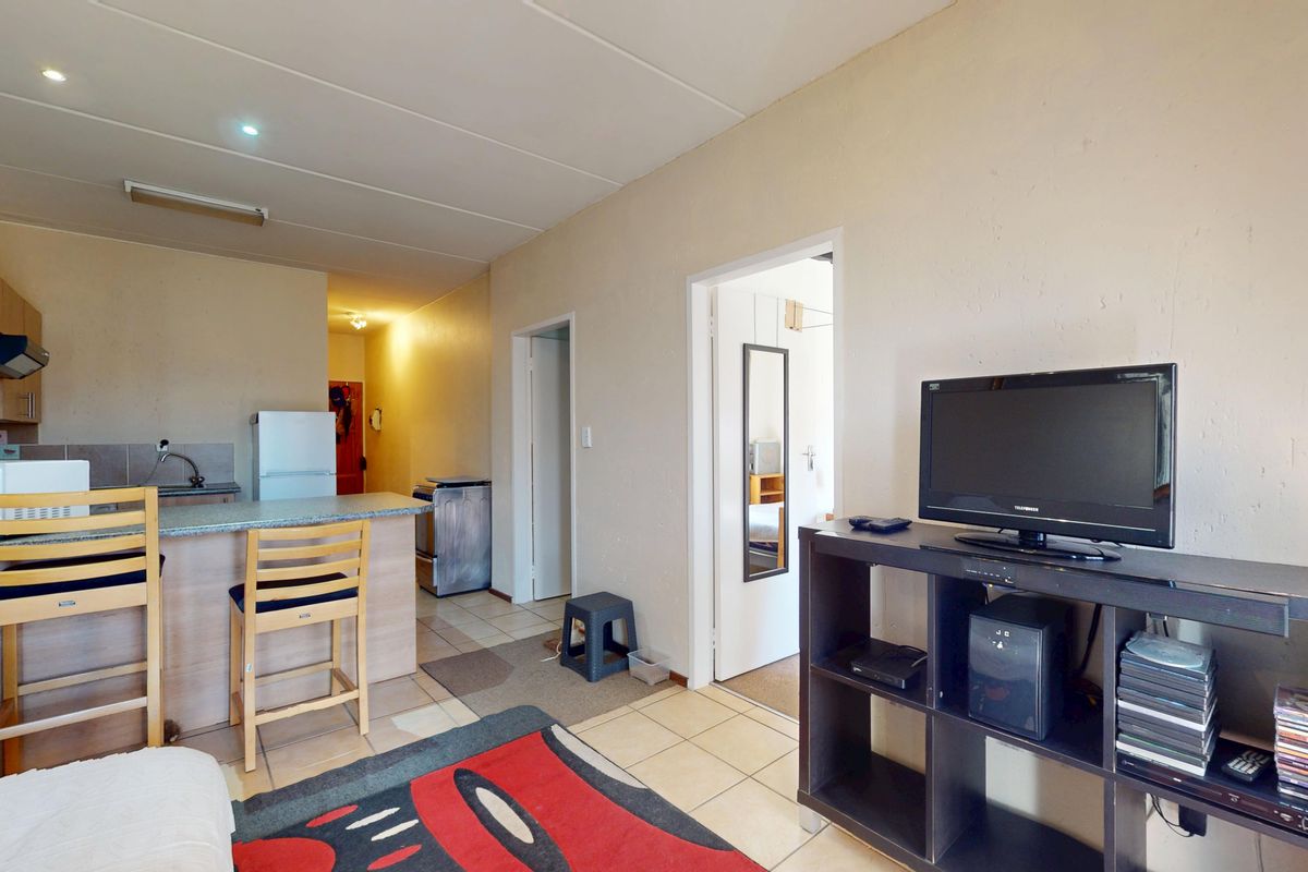 1-Bedroom Flat with Office/Study | Ideal for Young Couple, Small Family or Investor - Photo 5