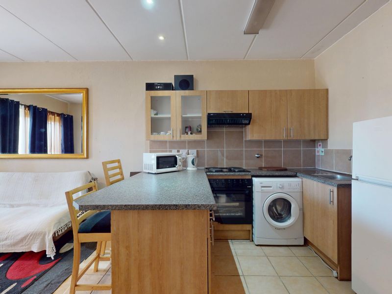 1-Bedroom Flat with Office/Study | Ideal for Young Couple, Small Family or Investor - Photo 2