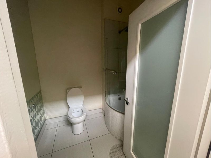 Modern Executive Sophistication in Sandton most vibrant sought after security estate - Photo 8