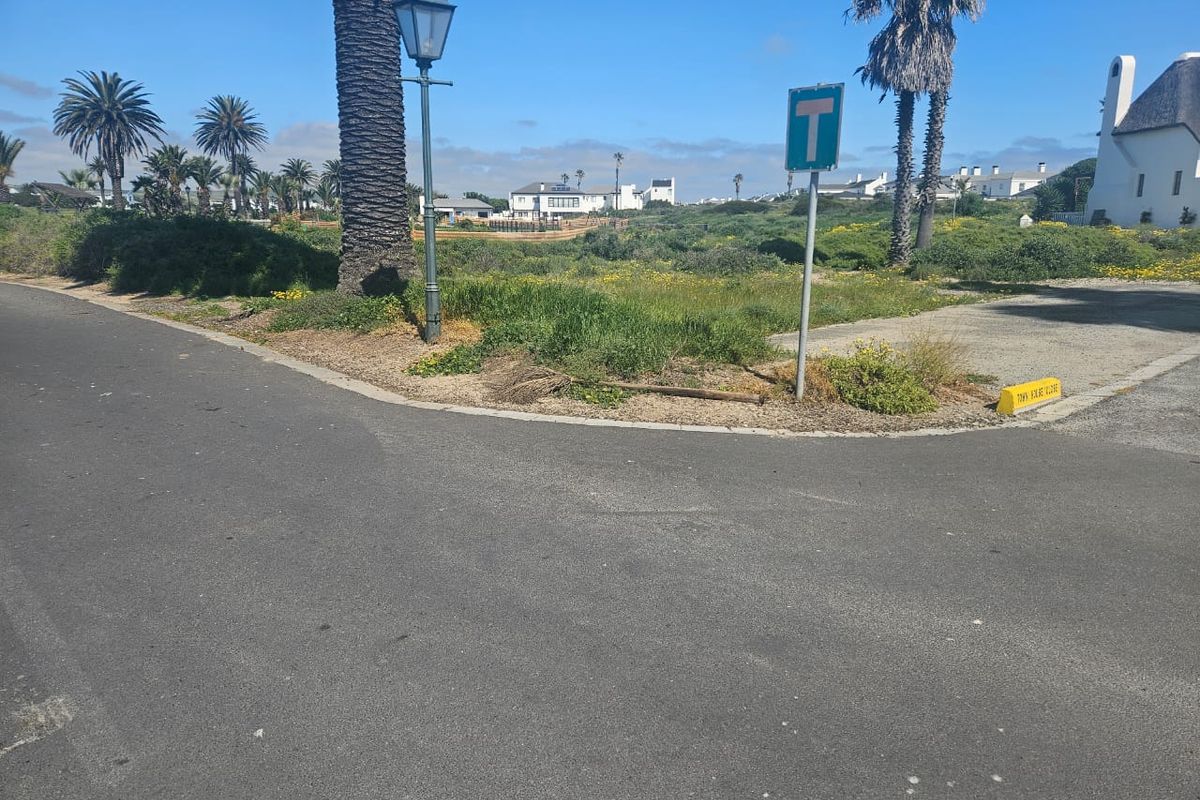 Vacant land is becoming increasingly rare on our beautiful West Coast – - Photo 3