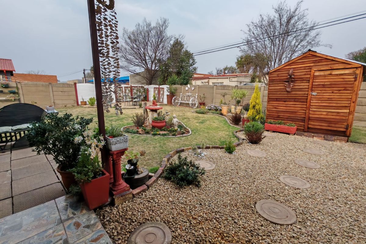 Perfect for Families and Entertainers - Photo 5