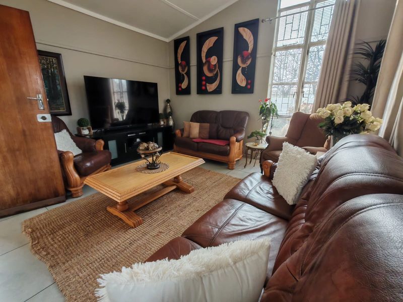 Perfect for Families and Entertainers - Photo 9