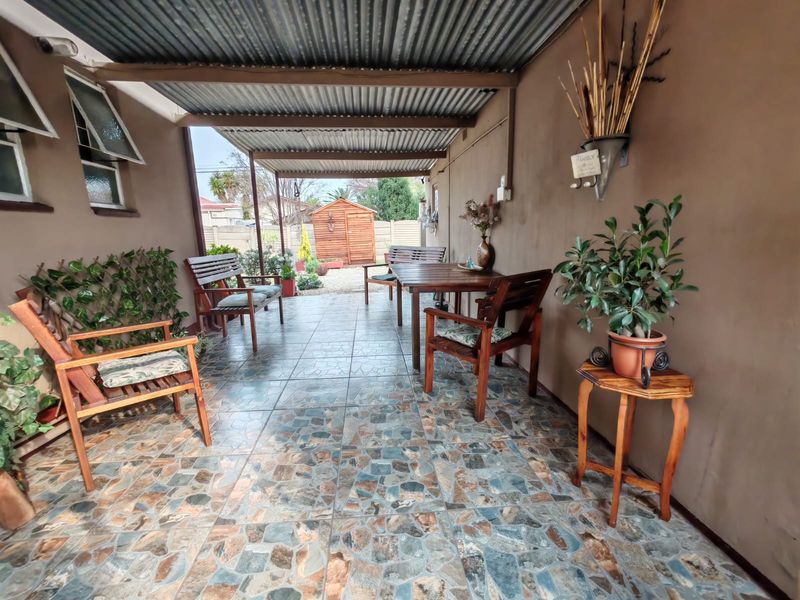 Perfect for Families and Entertainers - Photo 6