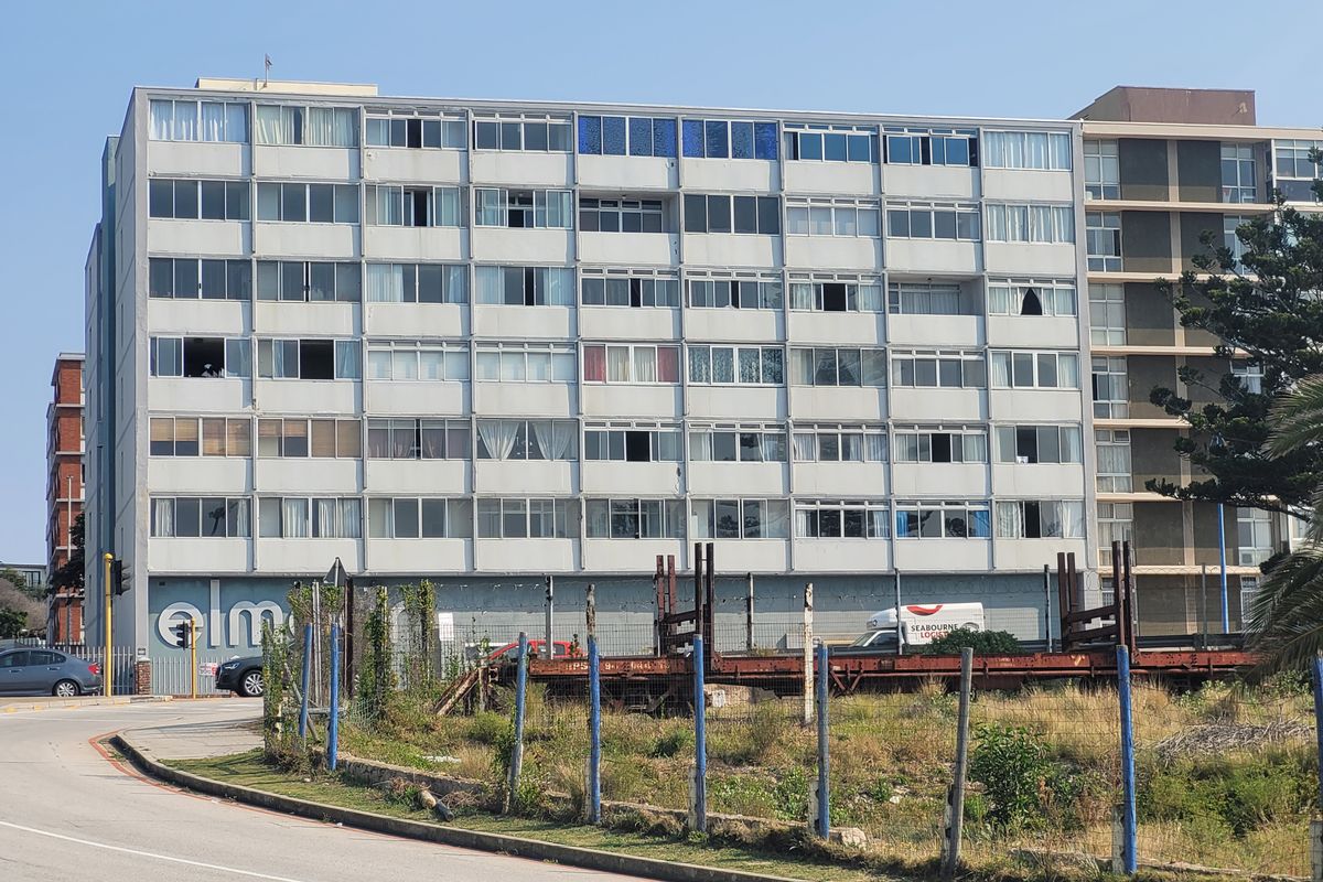 Prime Beachfront Opportunity – Unlock the Potential - Photo 2