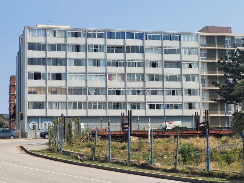 Prime Beachfront Opportunity – Unlock the Potential - Photo 2