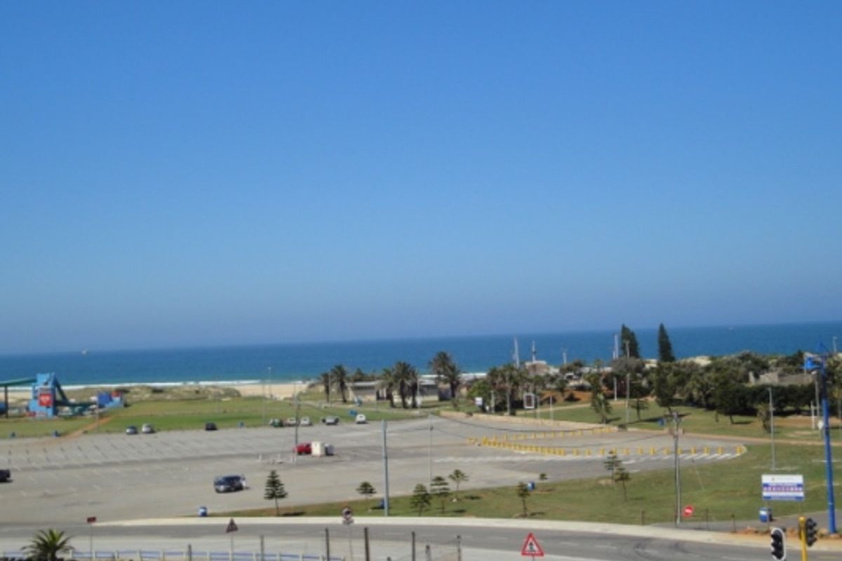 Prime Beachfront Opportunity – Unlock the Potential - Photo 4