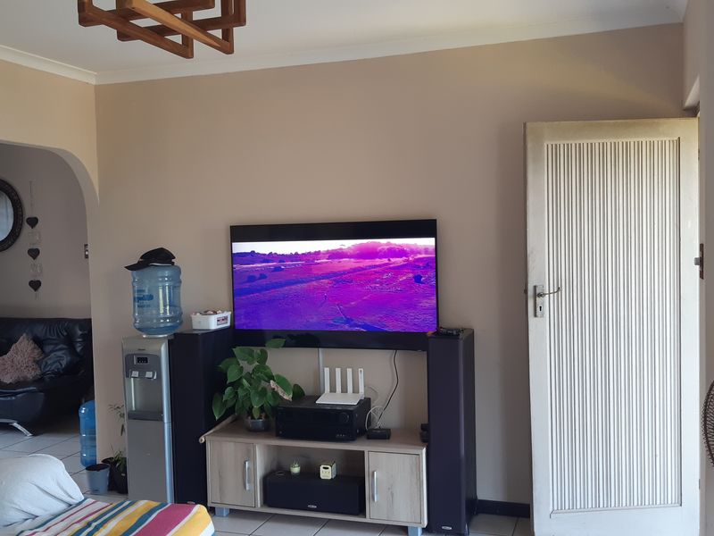 Family favorite with beautiful sea views and bachelor flat - Photo 8