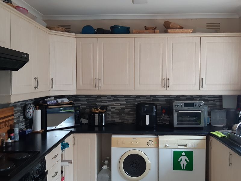 Family favorite with beautiful sea views and bachelor flat - Photo 7