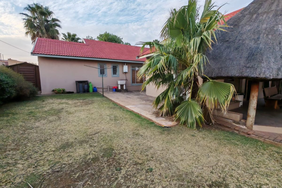 A Rare Find! - Photo 2