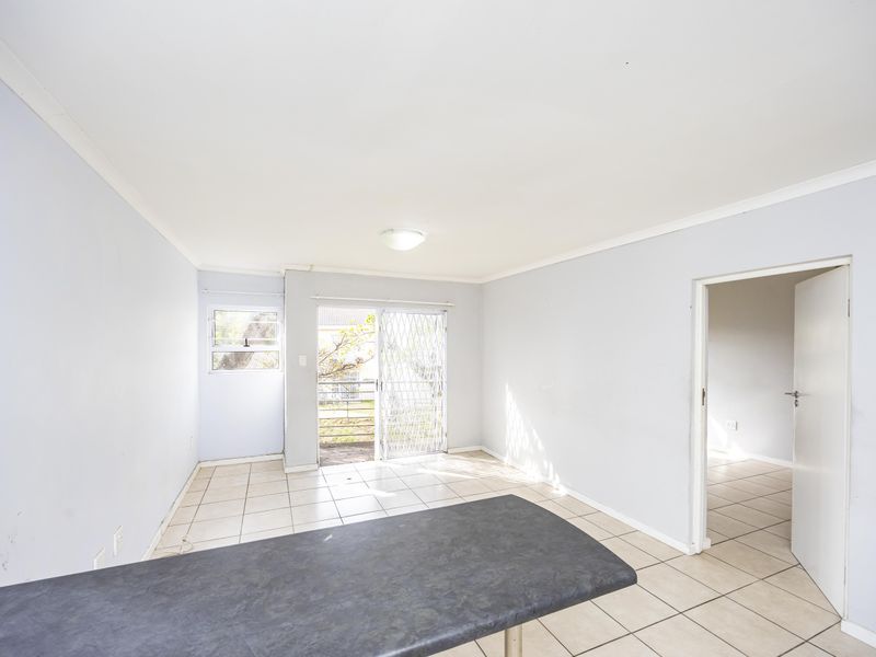 Bonnie Doon - Convenient, lock up and go living - Photo 7