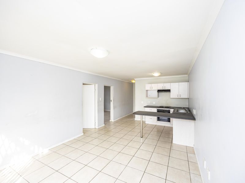 Bonnie Doon - Convenient, lock up and go living - Photo 6