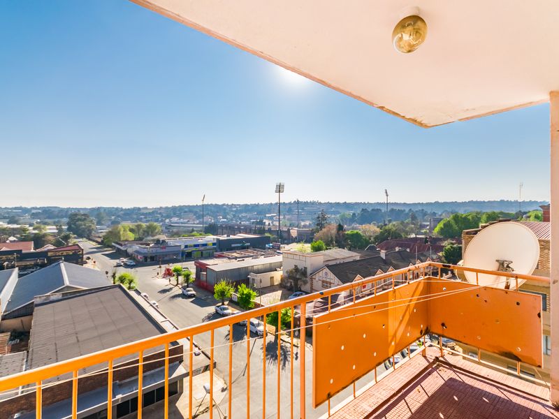 3 Bedroom Apartment For Sale in Krugersdorp - Photo 7