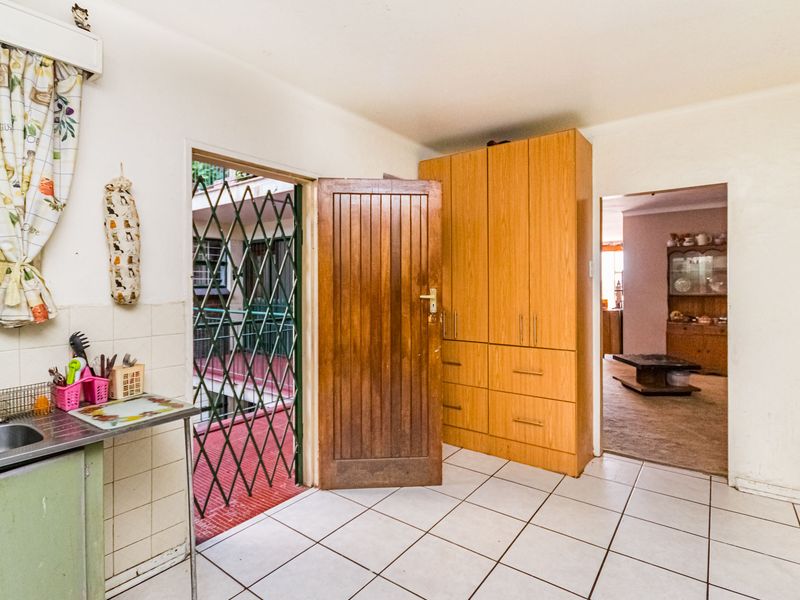 3 Bedroom Apartment For Sale in Krugersdorp - Photo 3