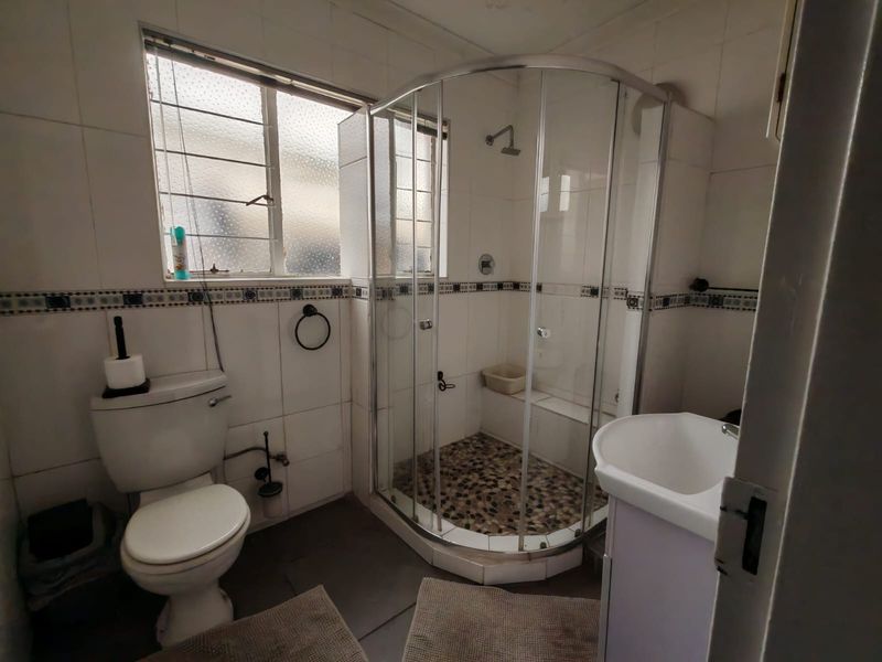 A True Gem! - Photo 10