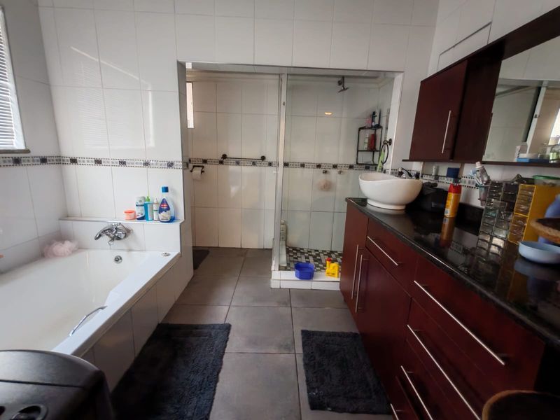 A True Gem! - Photo 7