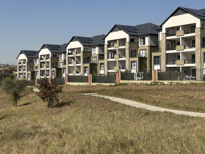 Ground Floor Gem with Private Garden & Greenbelt Views - Photo 10