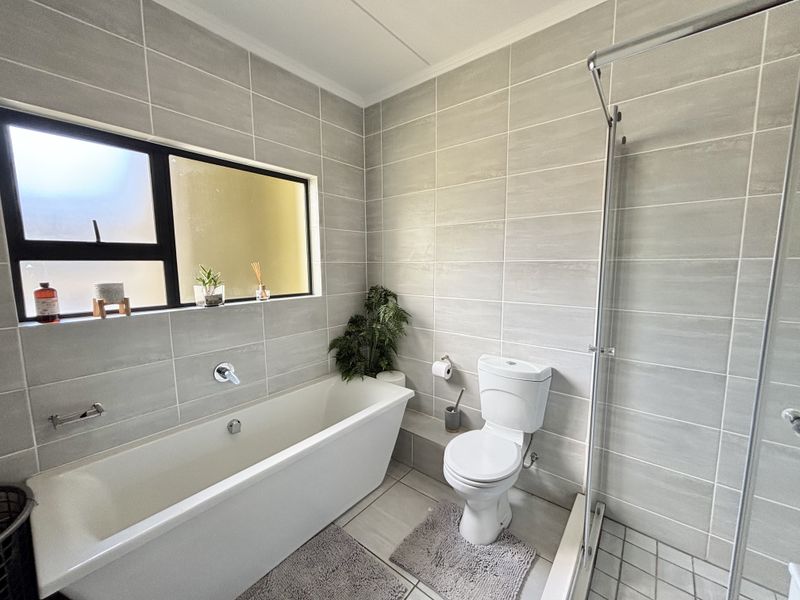 Ground Floor Gem with Private Garden & Greenbelt Views - Photo 8