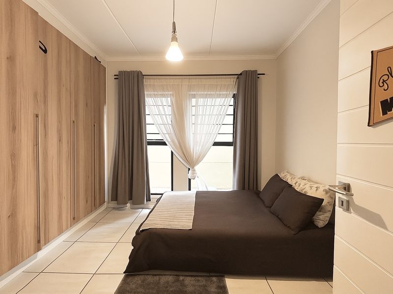 Ground Floor Gem with Private Garden & Greenbelt Views - Photo 7