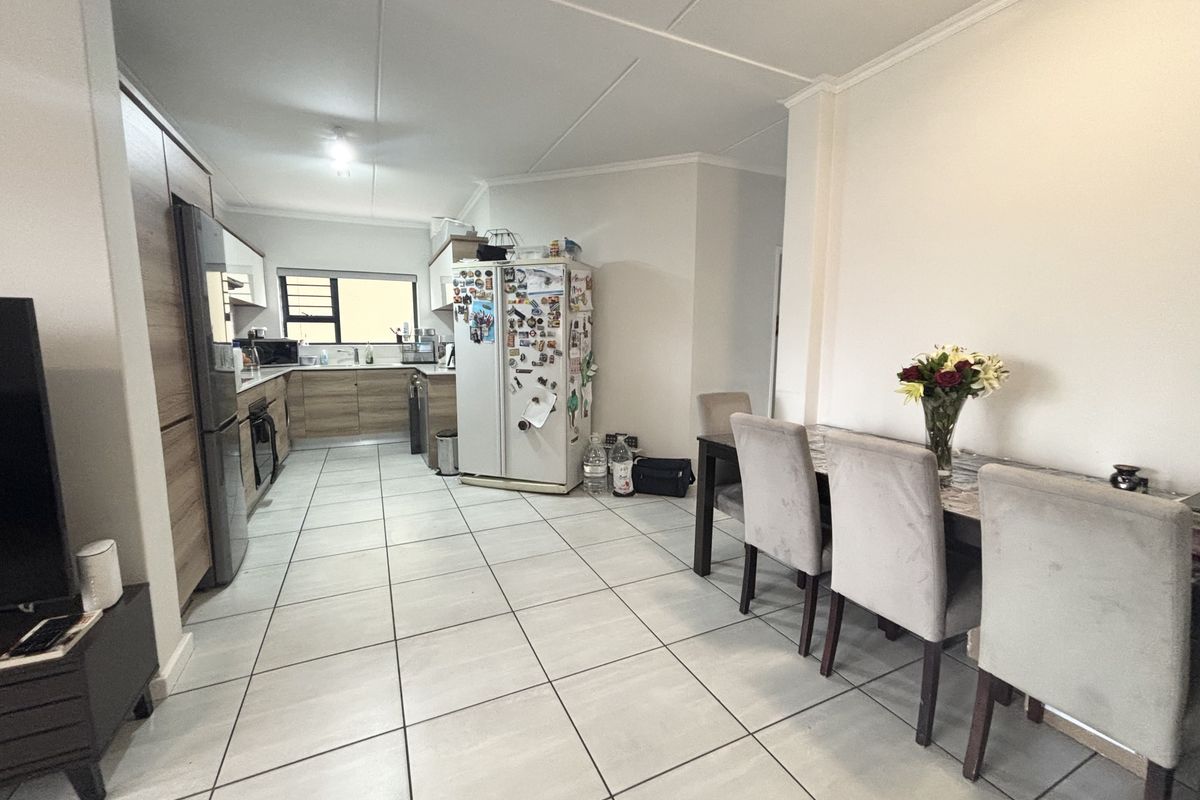 Ground Floor Gem with Private Garden & Greenbelt Views - Photo 3