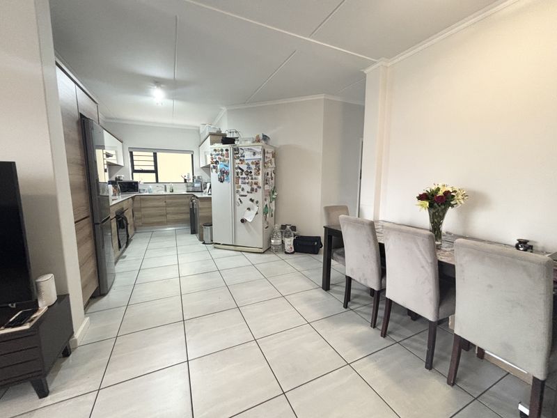 Ground Floor Gem with Private Garden & Greenbelt Views - Photo 3