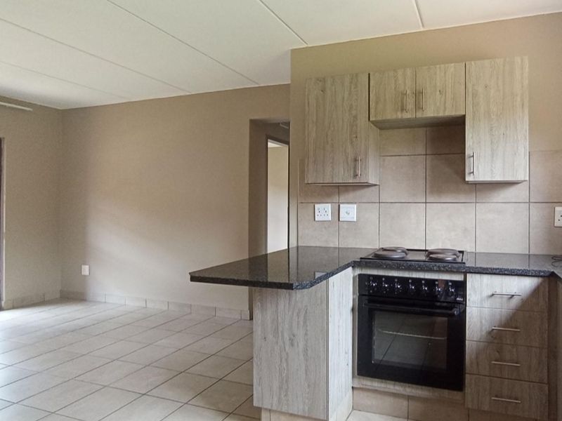 Modern two bedroom apartment with garden - Photo 5