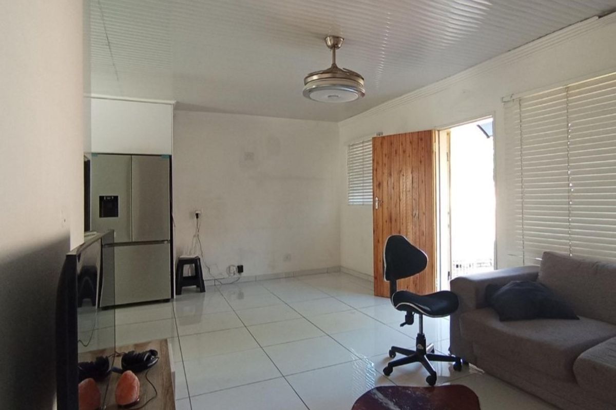 Modern, stylish & affordable - Photo 4