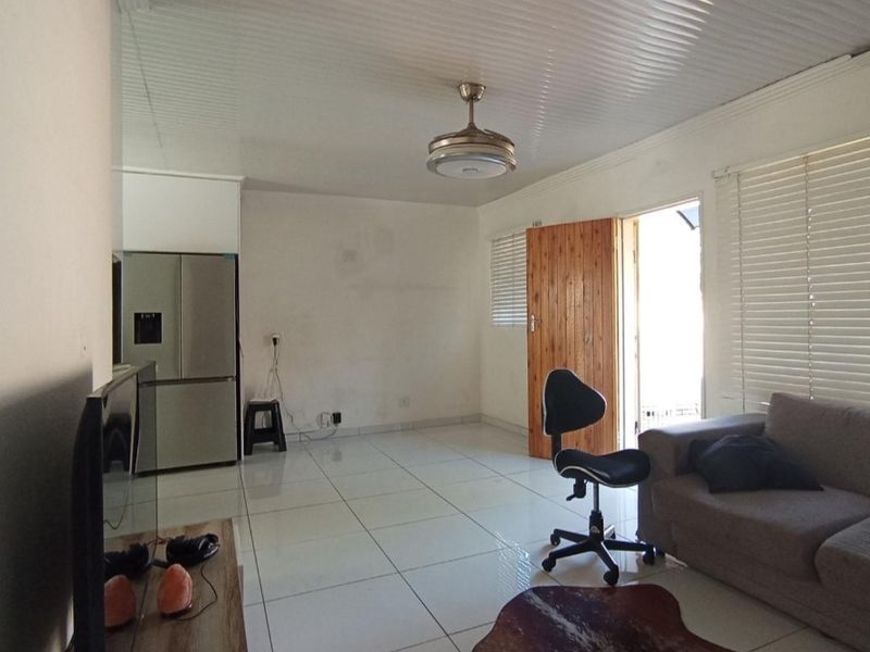 Modern, stylish & affordable - Photo 4