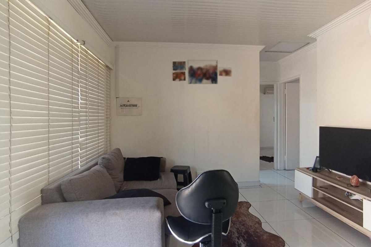 Modern, stylish & affordable - Photo 3